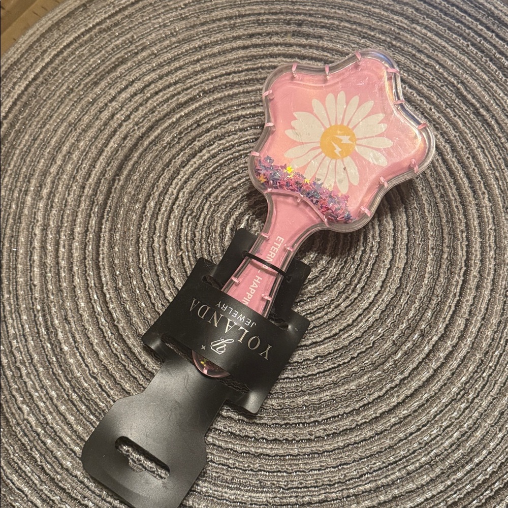 3/$10 girls hairbrush 🆕